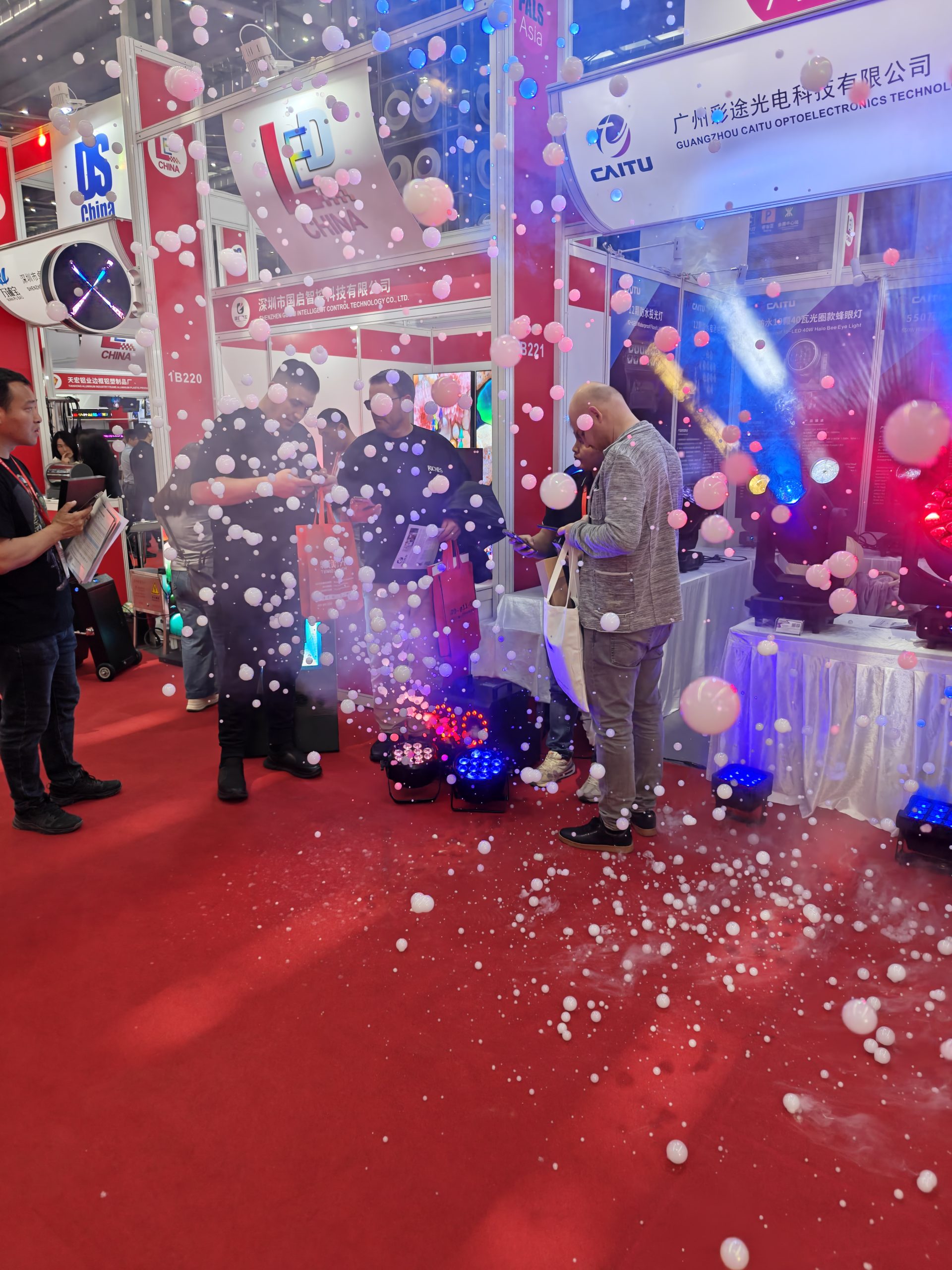 CAITU Lighting Smoke Bubble Machine Live Effect